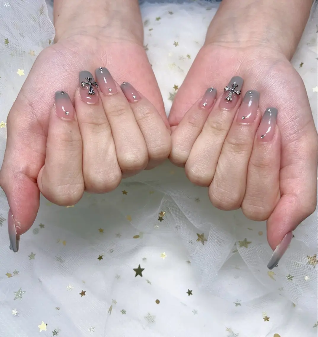 ネイル グラデーション Azel nail 伊野麗のネイルデザイン