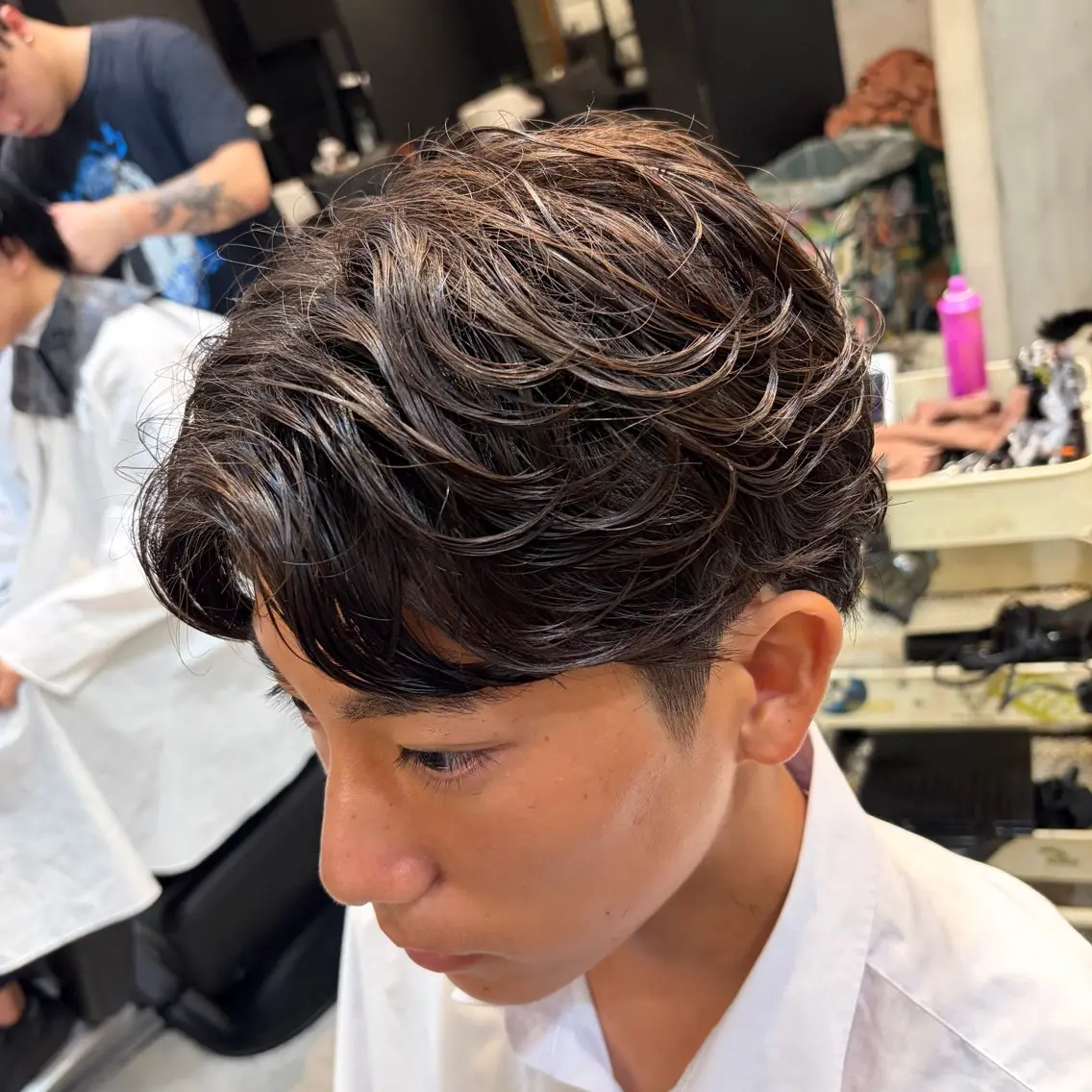 ショート パーマ メンズ センターパート フェザーパーマ マッシュ メンズパーマ カット パーマ 谷口 友耶メンズカットのヘアスタイル