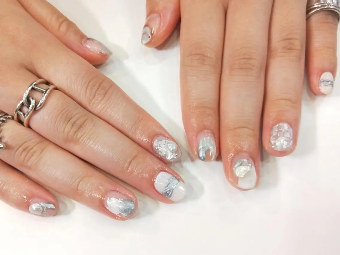ネイル ハンドネイル ハンドケア はばすみれ🎀ﾈｲﾙ 光ﾌｪｲｼｬﾙ ﾍｱのネイルデザイン