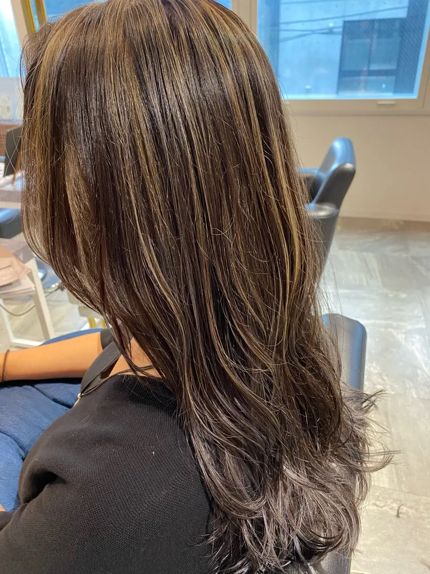 ロング カラー 安田 菜摘のヘアスタイル