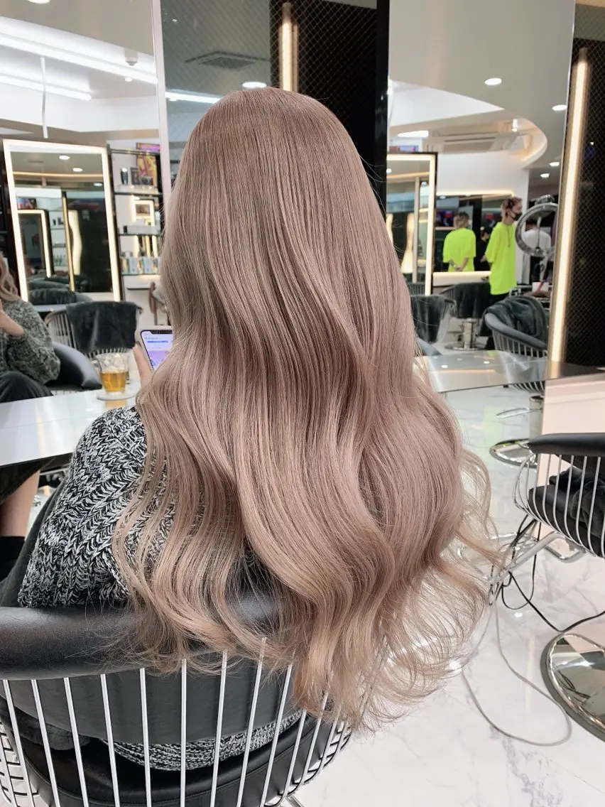 カラー ベージュカラー ミルクティーベージュ ミルクティーベージュ MAIのヘアスタイル