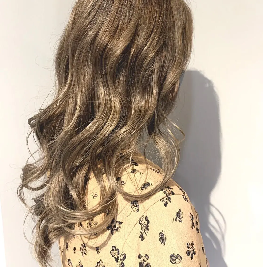 ロング カラー ベージュカラー ブリーチ👩🦳/ ✂︎MANAMIのヘアスタイル