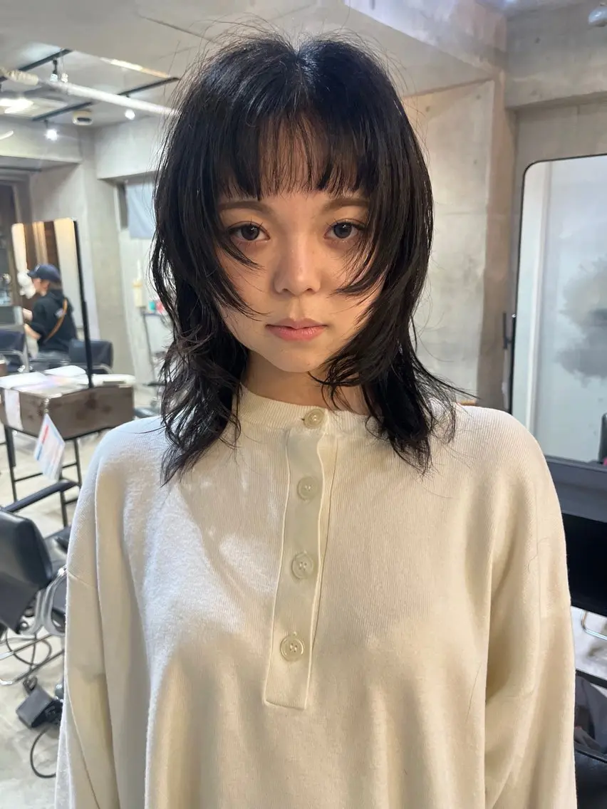 ミディアム レイヤーカット\ウル フ　chinatsuのヘアスタイル