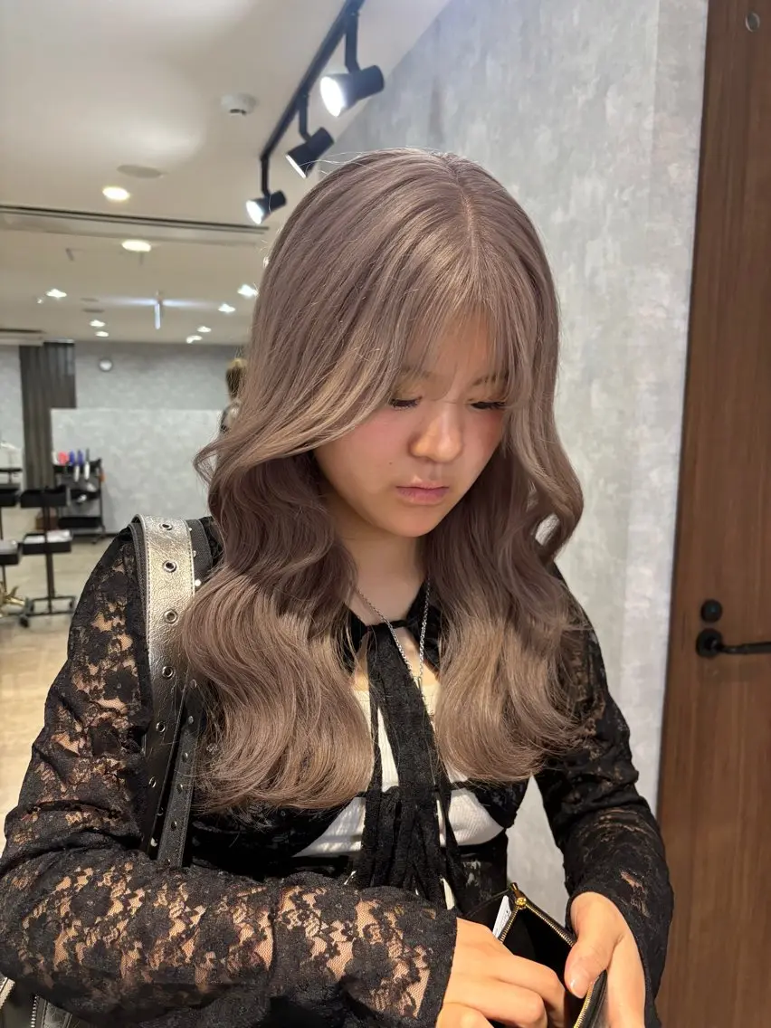セミロング カラー カット ヘアカラー トリートメント 🌐NATSUMI 🌐【寒色カラー】のヘアスタイル