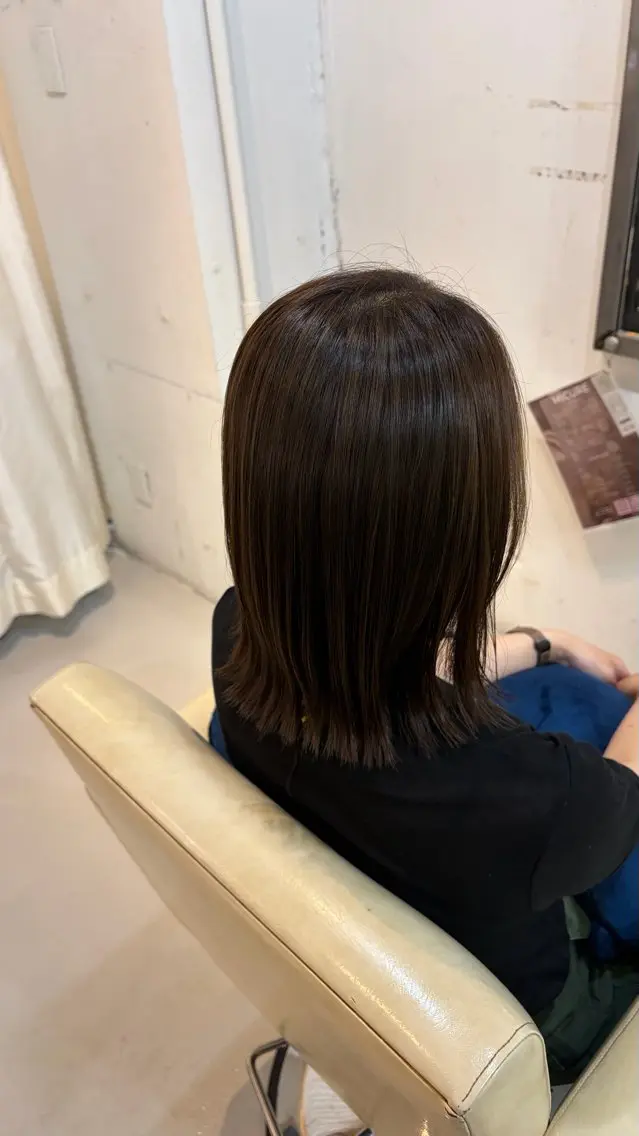 カラー ベージュカラー オリーブベージュ 黒川 萌美のヘアスタイル