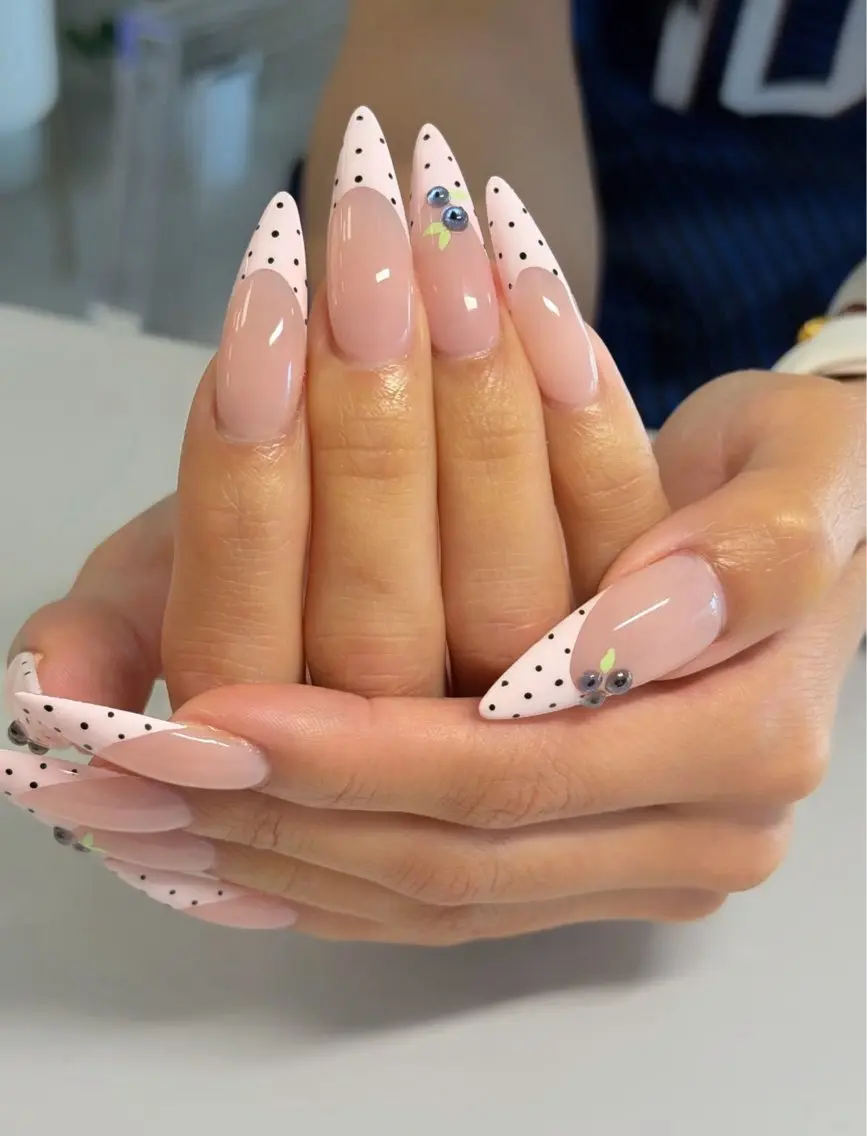 ネイル 長さ出し キラキラネイル 韓国ネイル ロングネイル ワンホンネイル ハンドネイル Josie nail salonのネイルデザイン