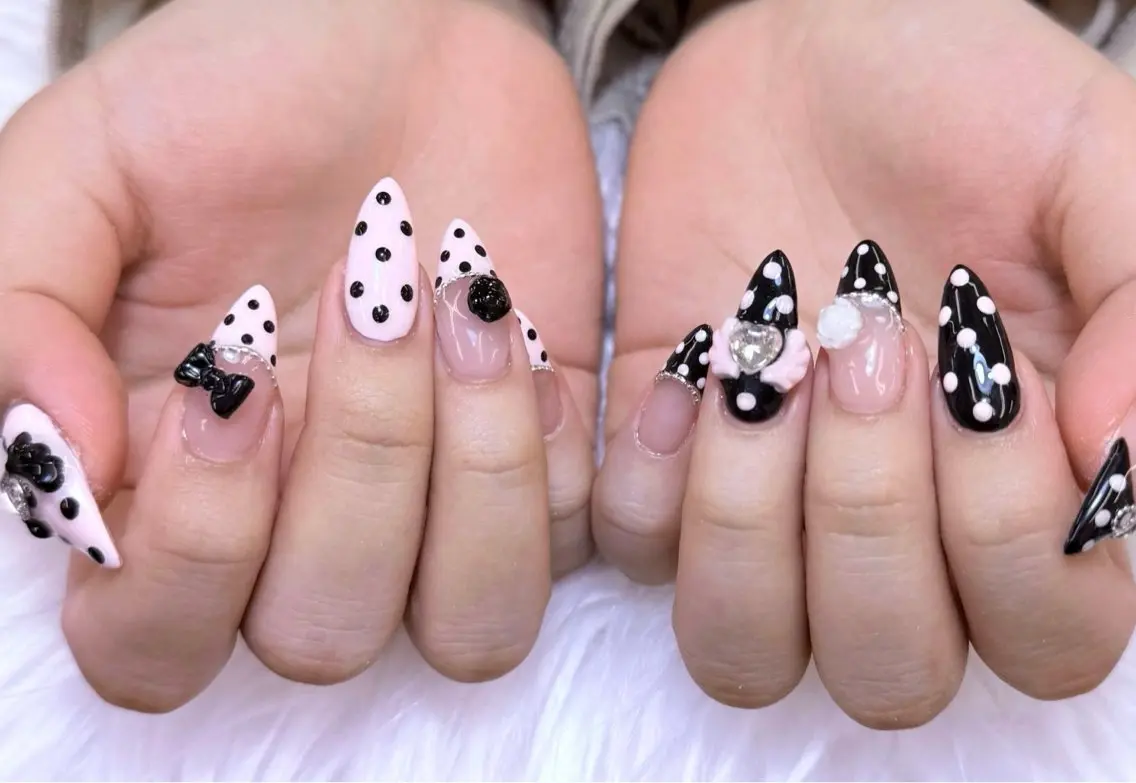 ネイル チークネイル 長さ出し フットネイル マグネットネイル 持ち込み ハンドネイル ANH NAIL ゴテゴテ専門店💎のネイルデザイン