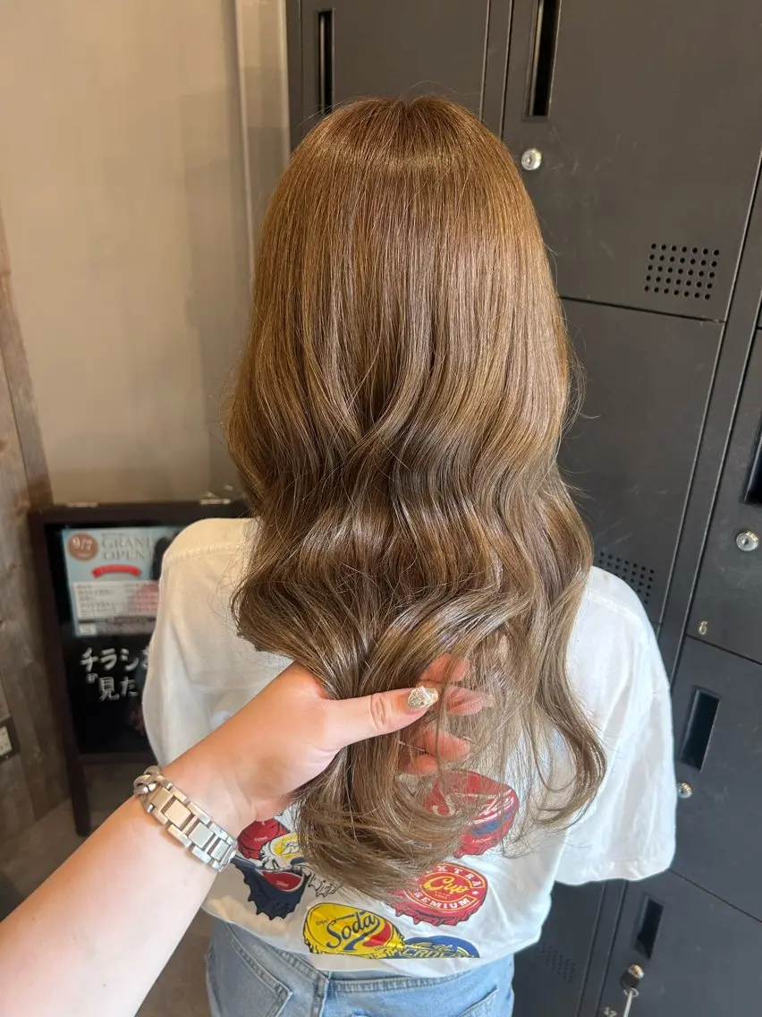 ロング カラー ブリーチ ダブルカラー ブリーチなしカラー カット ヘアカラー トリートメント 艶髪/髪質改善 yukaのヘアスタイル
