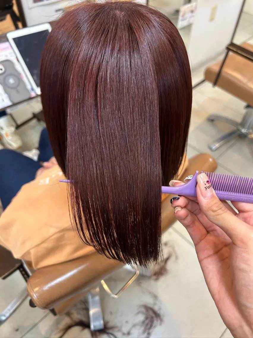 ミディアム レッドブラウン カット ヘアカラー 阪田 真奈未のヘアスタイル