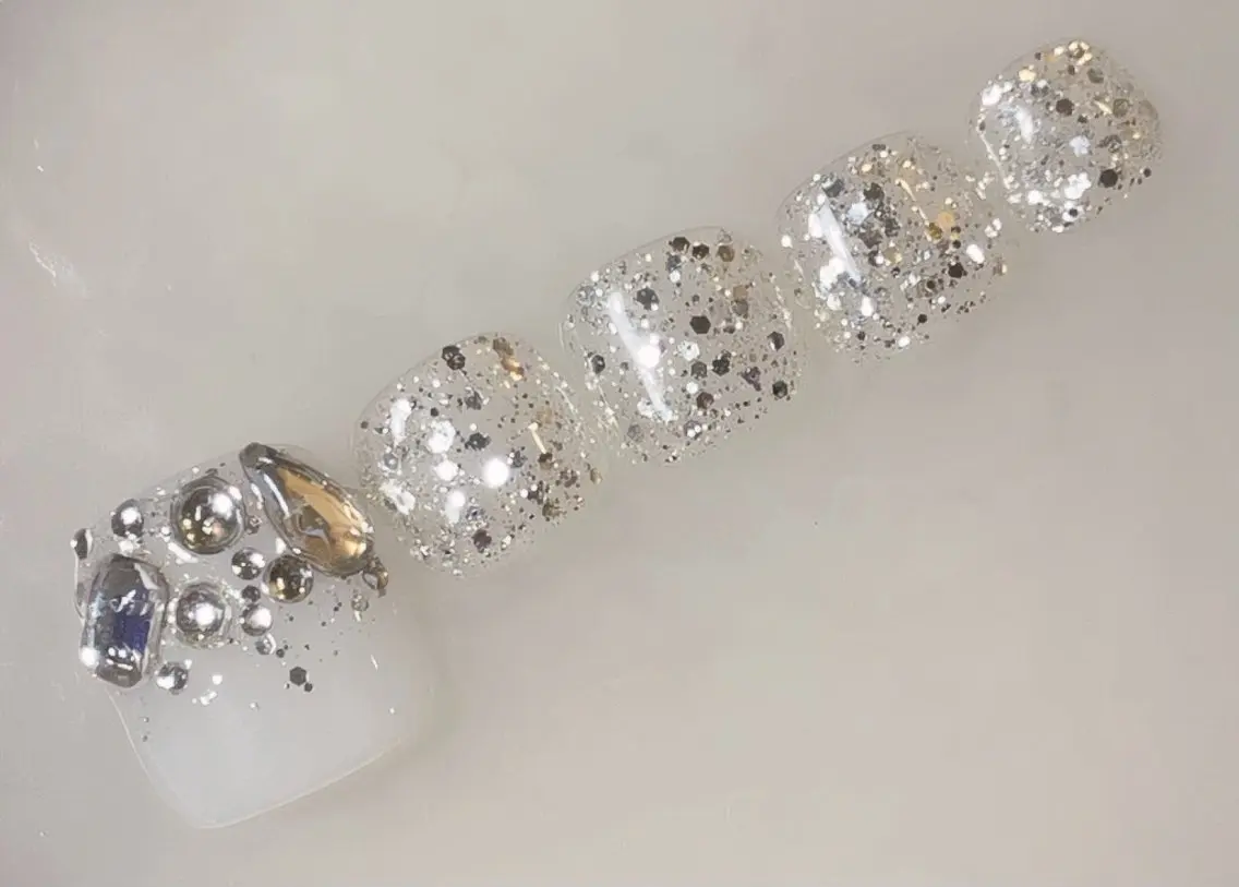 ネイル フットネイル ゴージャス koto nailsのネイルデザイン