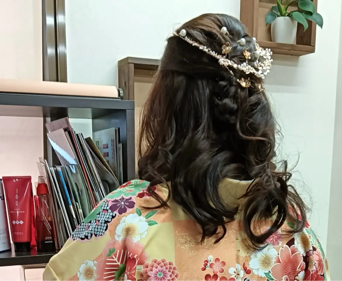 和服、洋服に合わせて希望のヘアスタイル　　営業時間外気楽にご相談の写真