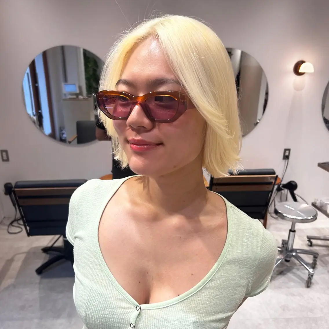 ショート ボブ カット ヘアカラー 渋谷ハイトーン pi-(ぴー)のヘアスタイル