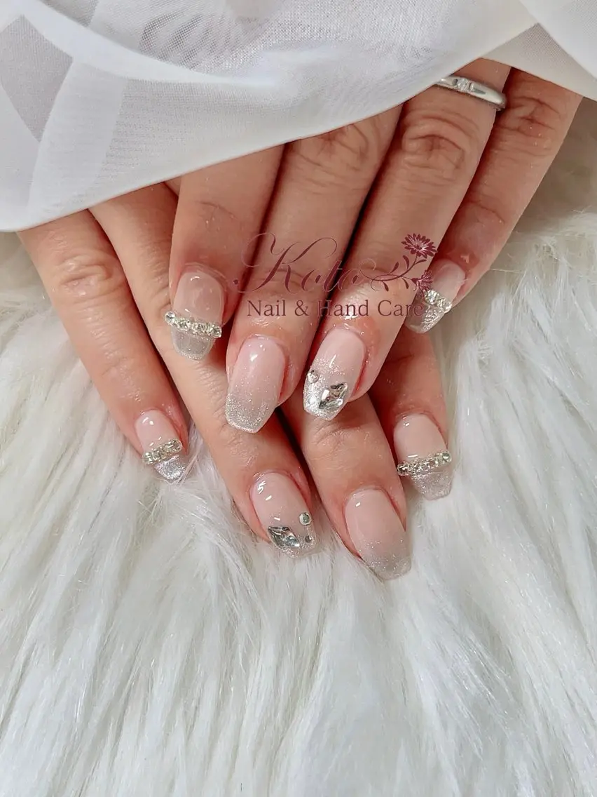 ネイル 長さ出し ジェルネイル 持ち込み ニュアンスネイル 赤色 ハンドネイル Nail Salon KOTOのネイルデザイン