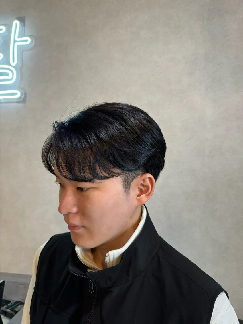 ショート パーマ メンズ センターパート CHIRU hair salonのヘアスタイル