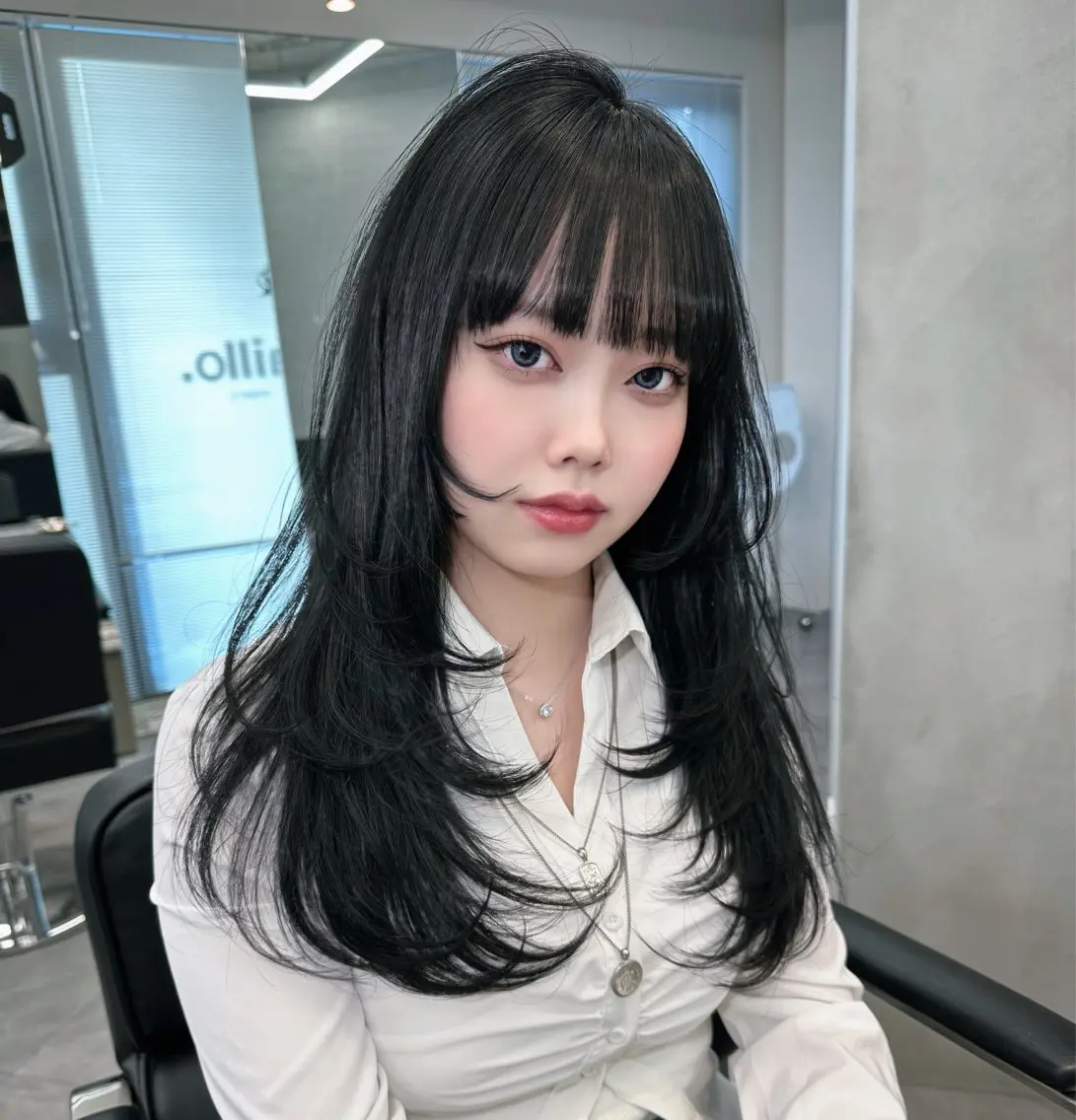 ロング カラー ブリーチ 顔まわりレイヤー ハイレイヤー 韓国風ヘア レイヤーカット ヘアカラー 柔らかカラー/地毛風 ストレート mikaのヘアスタイル