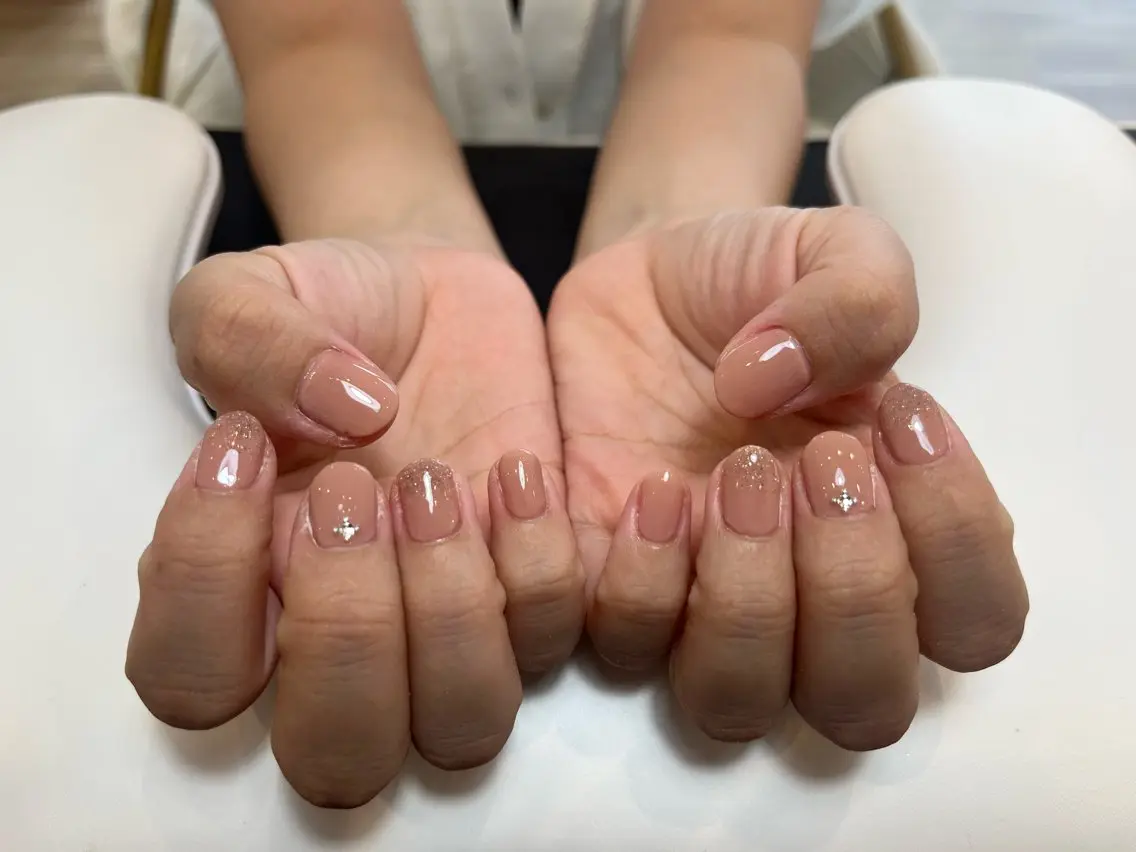 ネイル ハンドネイル tres Erinaのネイルデザイン