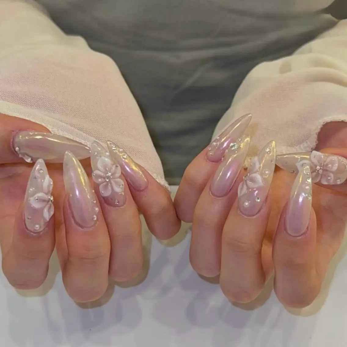 ネイル チークネイル ドット フットネイル フレンチネイル グラデーション ハンドネイル ハンドケア Nihonthy Nail 新宿のネイルデザイン