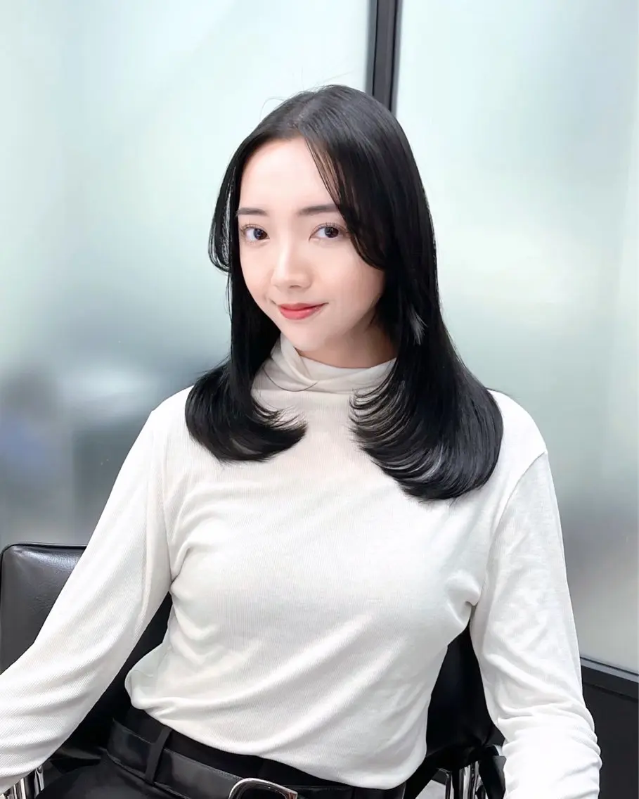 セミロング 韓国風ヘア レイヤーカット カット ヘアカラー トリートメント 韓国レイヤーカット 髪質改善▫️水野有真のヘアスタイル