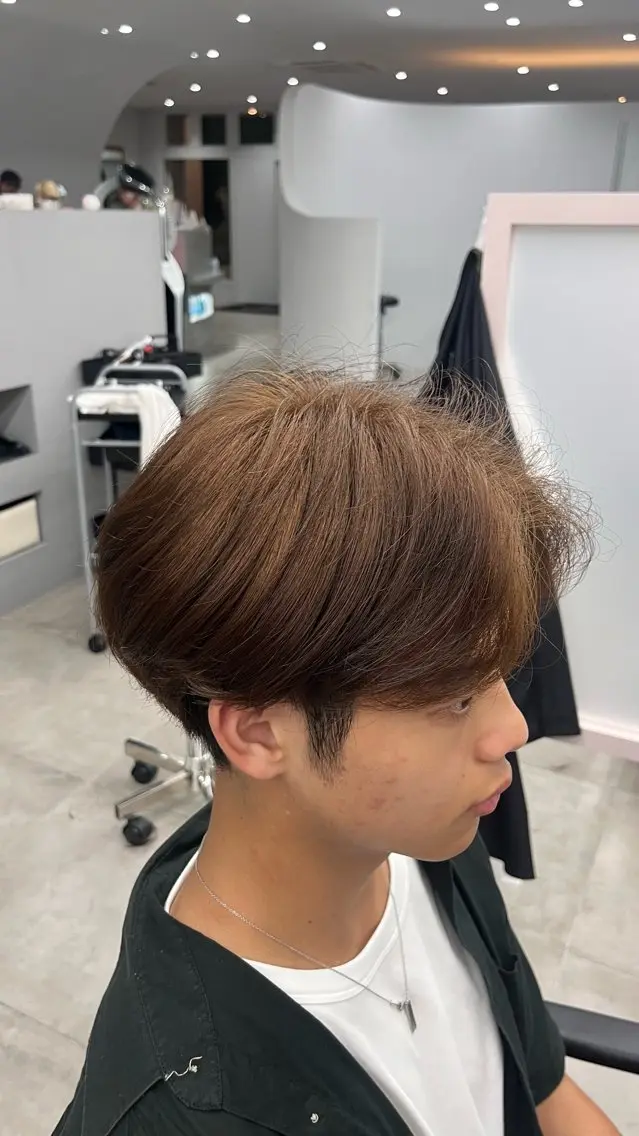 カラー メンズ メンズブリーチ ベージュカラー ブリーチ ダブルカラー ブリーチなしカラー ヘアカラー 橋本 保奈美のヘアスタイル