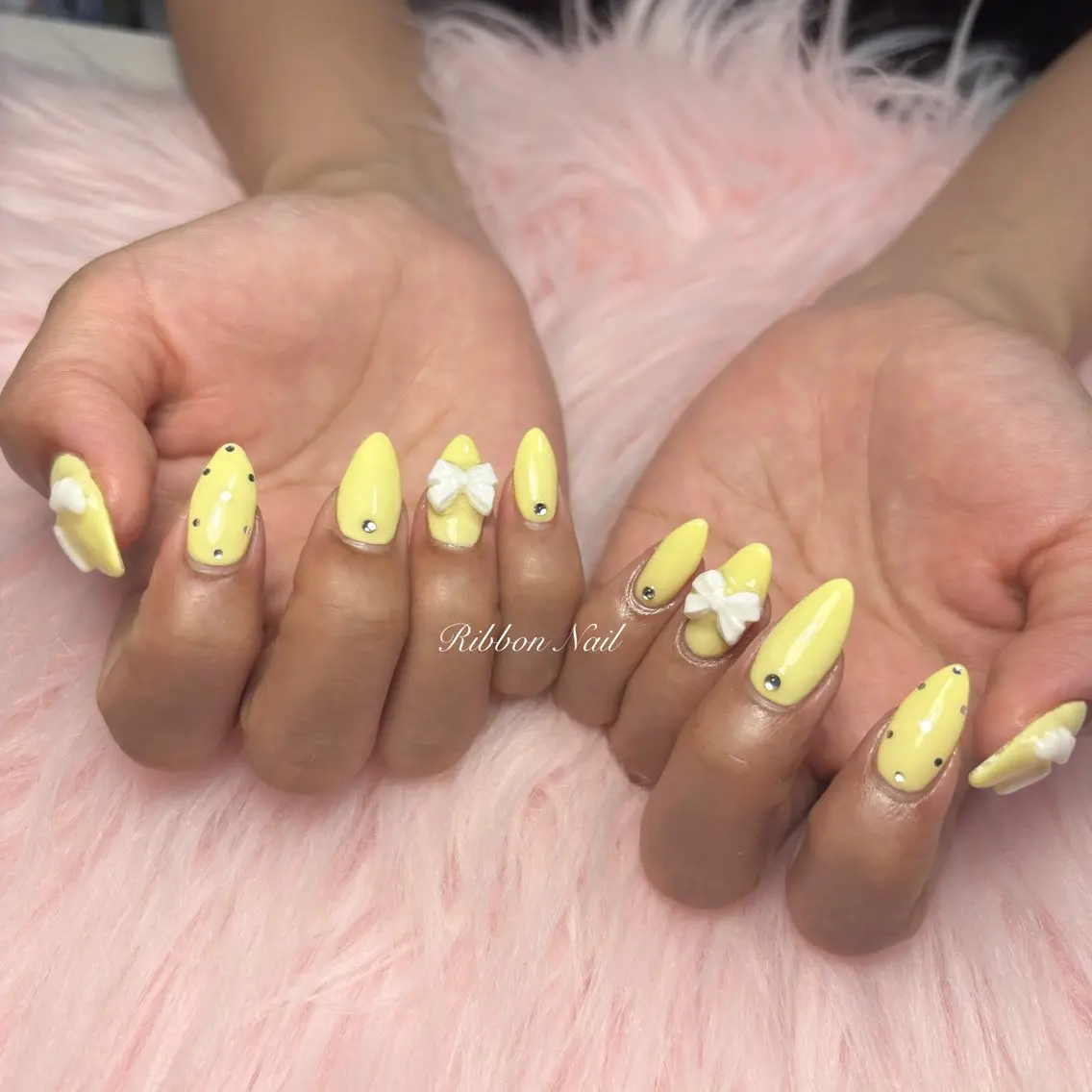 ネイル ワンカラーネイル 黄色 Nail Ambra 小山のネイルデザイン