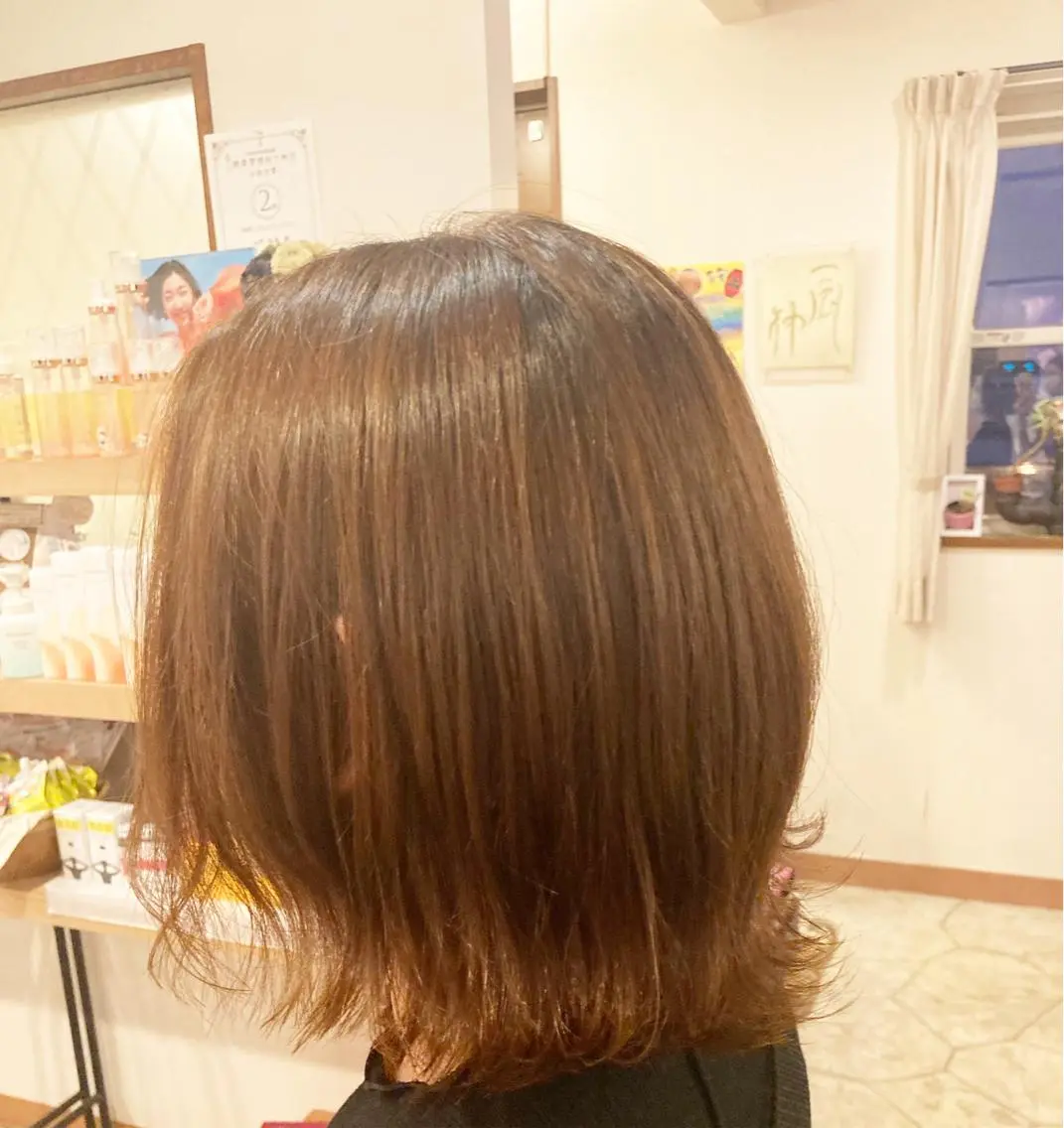 ミディアム カラー ボブ 外ハネヘア 谷川 穂のヘアスタイル