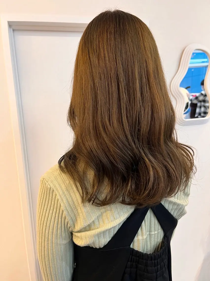 セミロング カラー ブリーチ 透明感カラー ダブルカラー ブリーチなしカラー レイヤーカット/韓国 ヘア/ honokaのヘアスタイル