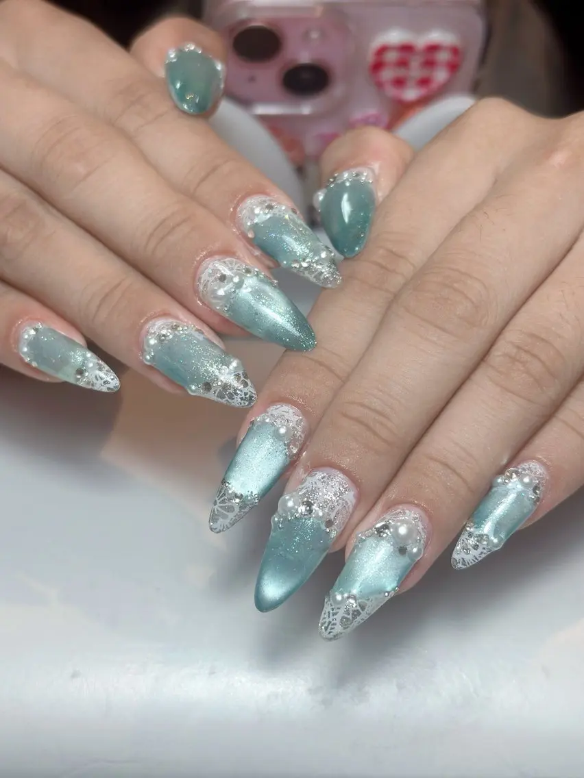 ネイル チークネイル ドット フレンチネイル グラデーション 韓国ネイル ハンドネイル Lisa Nail Salonのネイルデザイン