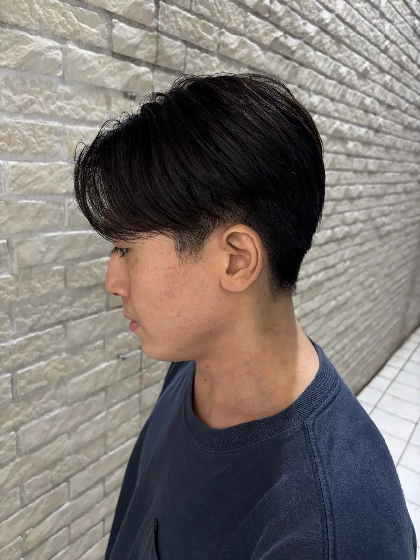 ミディアム メンズ 【メンズ特化】セン ターパート/保坂太一のヘアスタイル