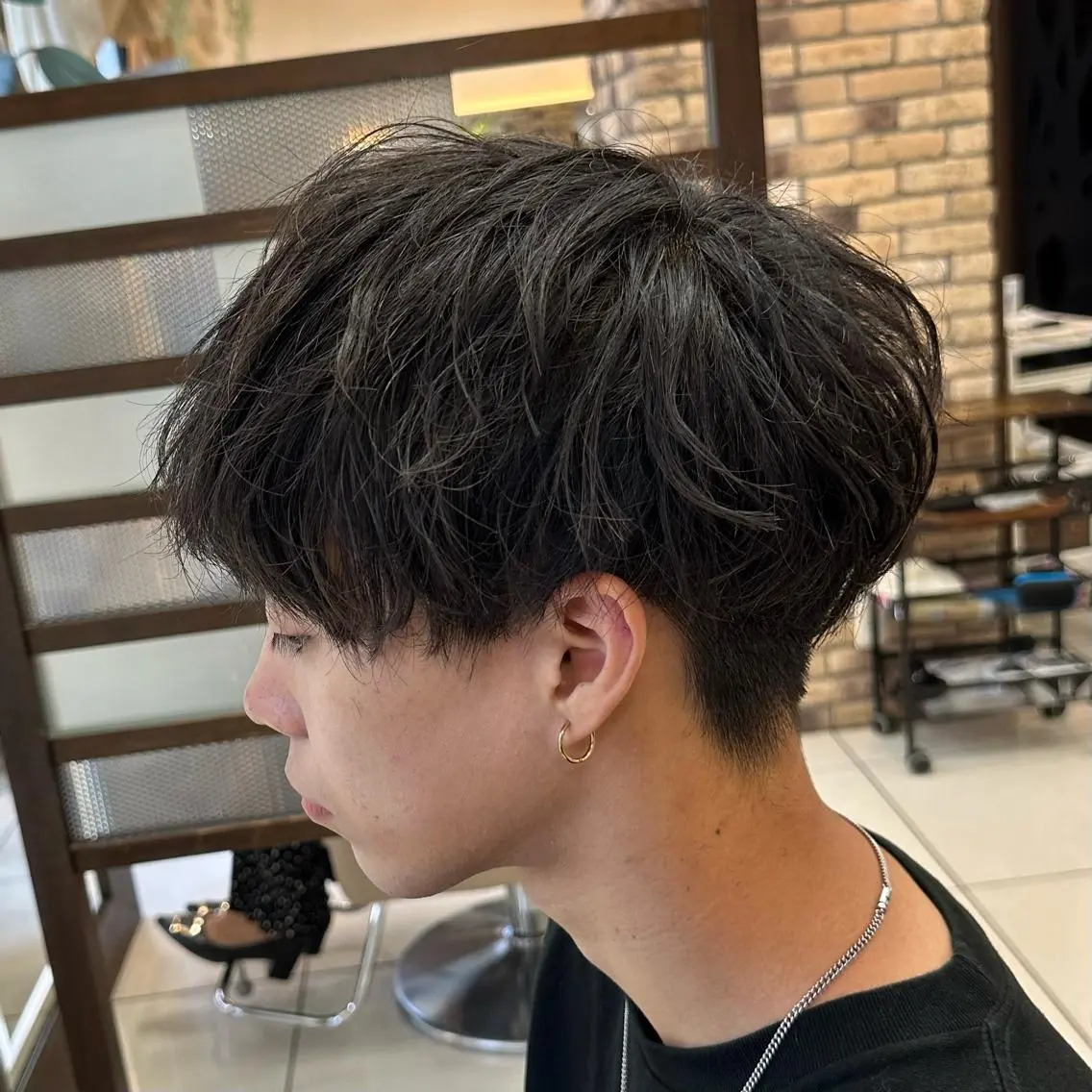 メンズ カット メンズ特化シャドウパ ーマラウンドマッシュのヘアスタイル
