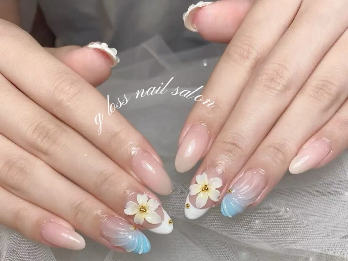 ネイル りこ🫧 gloss nailのネイルデザイン
