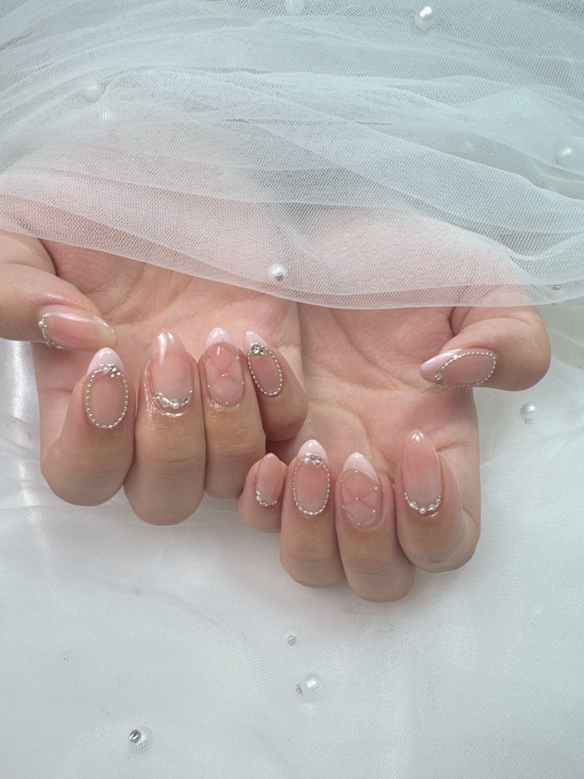 ネイル アートネイル チークネイル フレンチネイル ジェルネイル ガラスフレンチ ハンドネイル Queeens nailのネイルデザイン