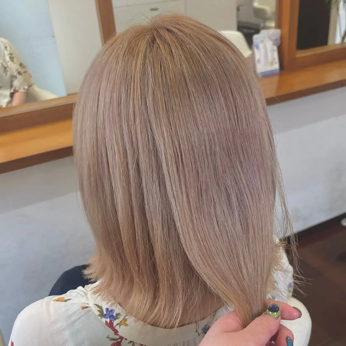 似合わせカット+ケアブリーチ+カラー+補修トリートメントの写真