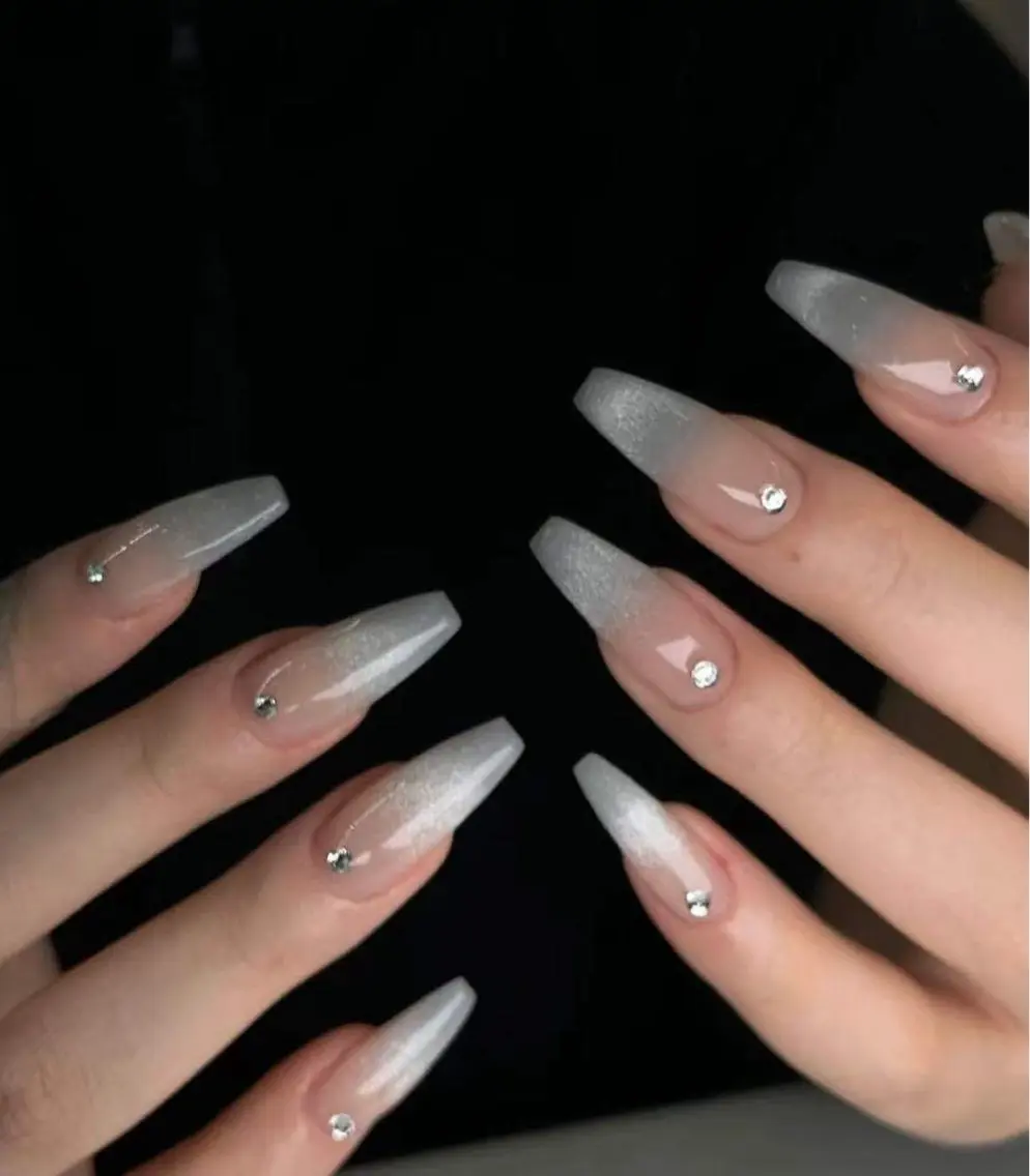 ネイル フラワーネイル フレンチネイル ジェルネイル ガラスフレンチ ハート ハンドネイル BabyYouMi nailのネイルデザイン