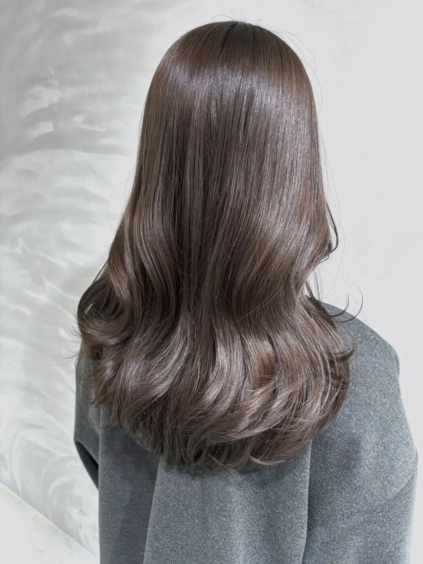 セミロング カラー ベージュカラー ブリーチ ショコラベージュ ブリーチなしカラー カット ヘアカラー トリートメント 顔まわり特化🫧大人 垢抜け💓SHIONのヘアスタイル