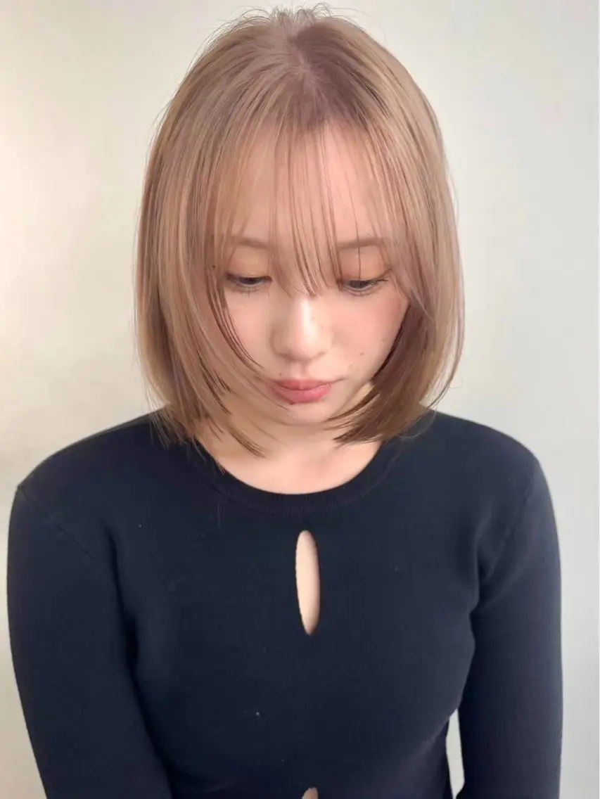 ショート カラー ベージュカラー ボブ カット ヘアカラー 小顔ボブ jilblanカホのヘアスタイル
