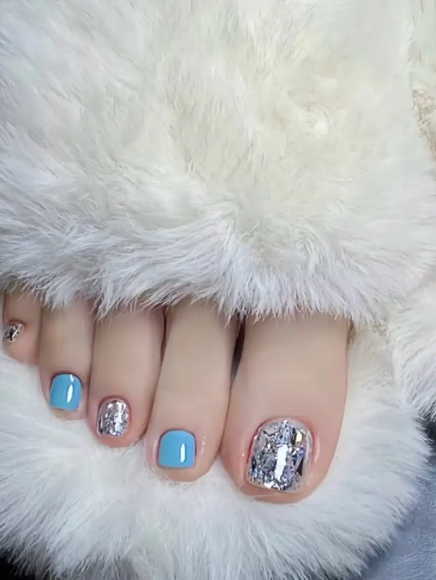 ネイル フットネイル H3 Nail Tsuki🦋💙のネイルデザイン