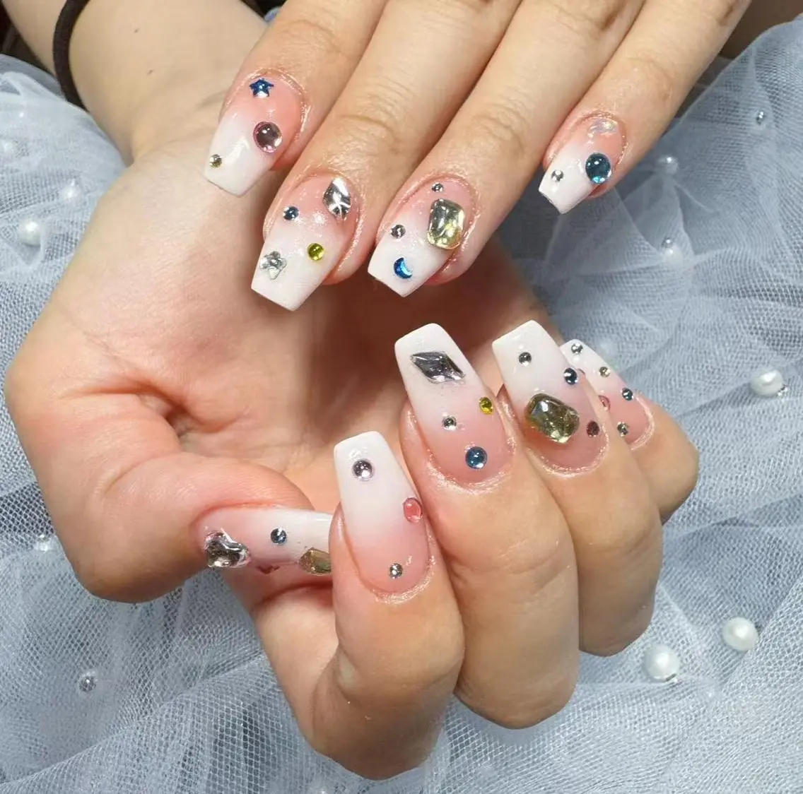 ネイル フレンチネイル ジェルネイル ガラスフレンチ 韓国ネイル マグネットネイル ハンドネイル ハンドケア The  Nail 新大久保店のネイルデザイン