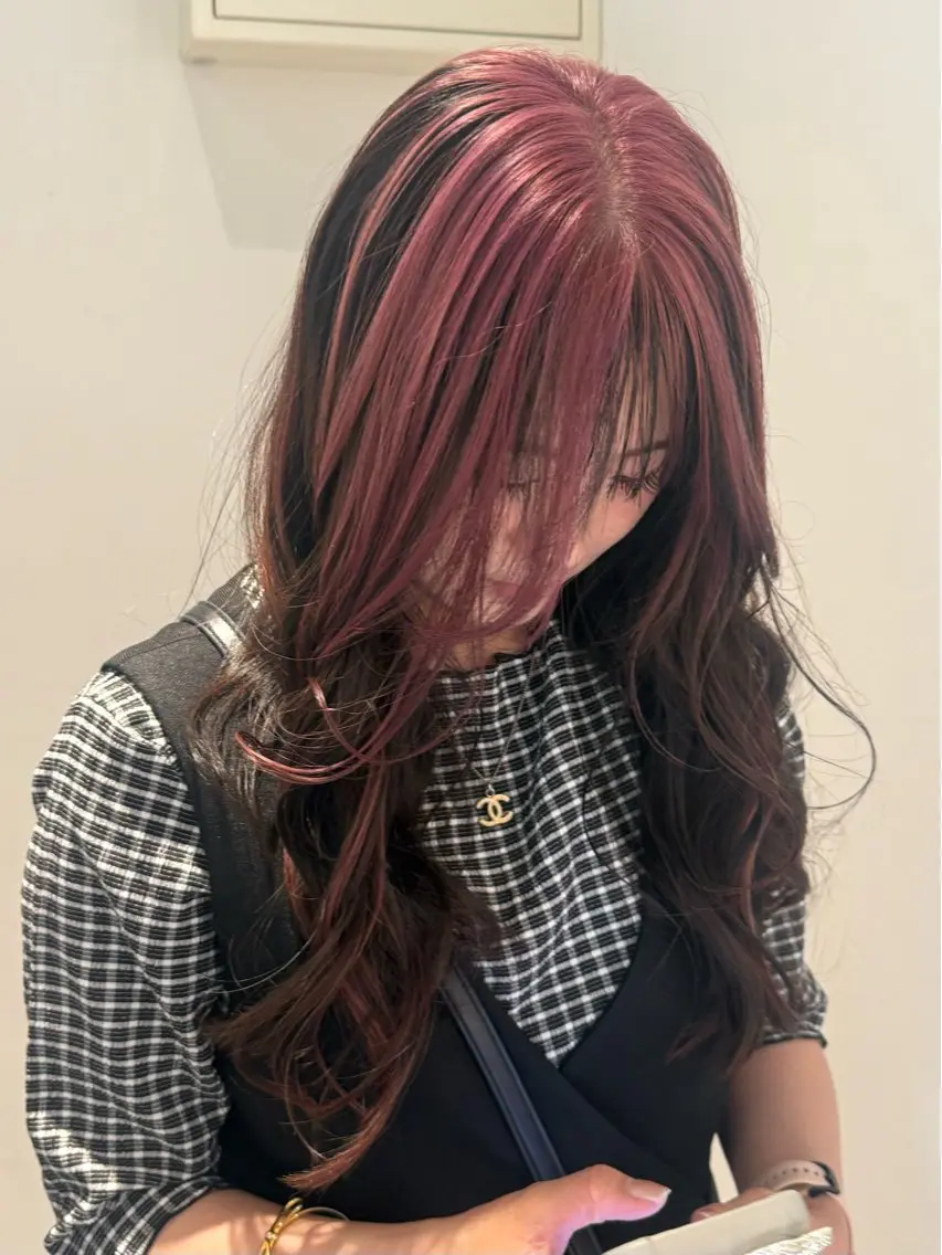 ロング ヘアカラー 🍓mito/ ブリーチ/カラー🍓のヘアスタイル
