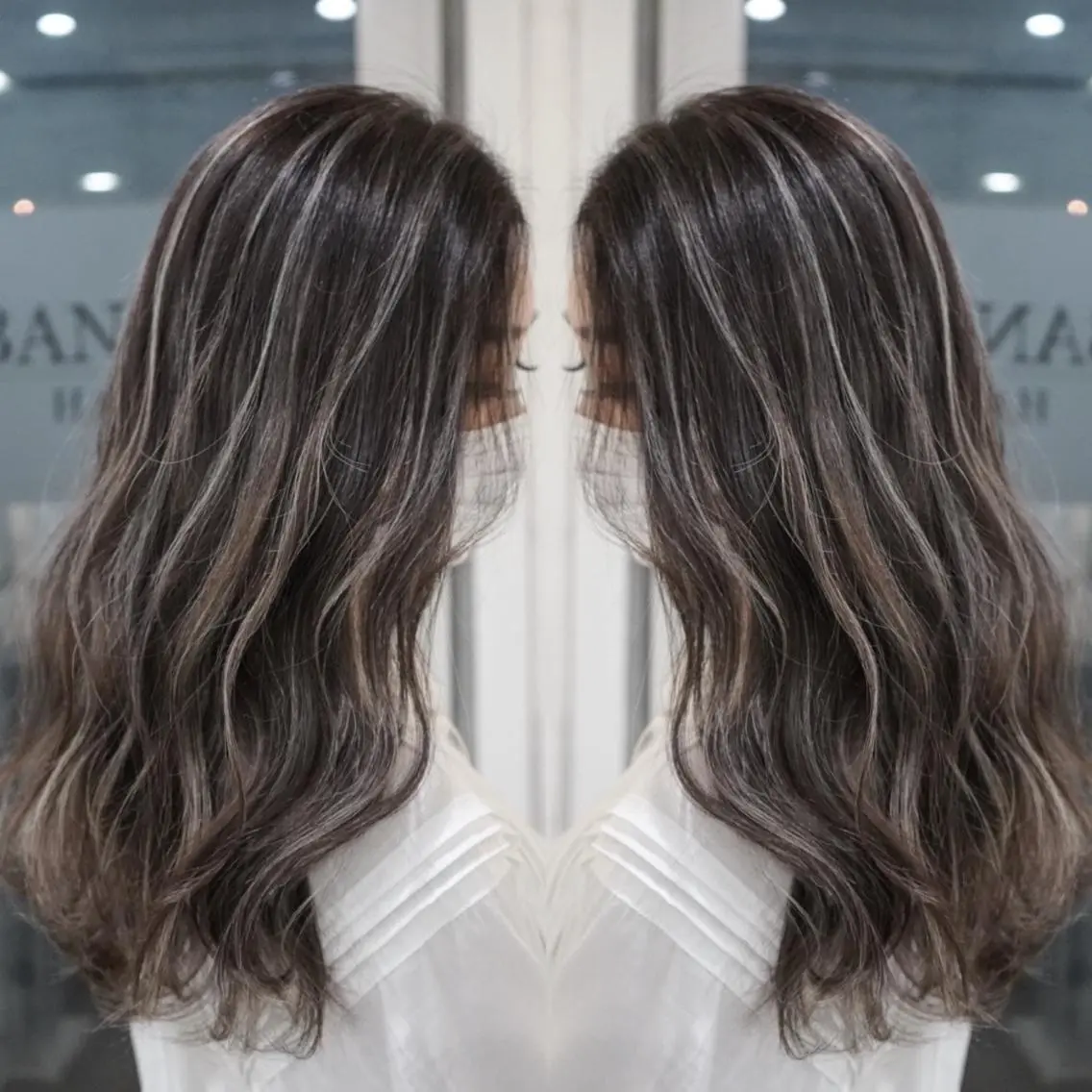 セミロング カラー ヘアアレンジ アッシュ ハイライトカラー ハイライト ヘアカラー トリートメント 縮毛矯正 髪質改善寺坂雄飛💐のヘアスタイル