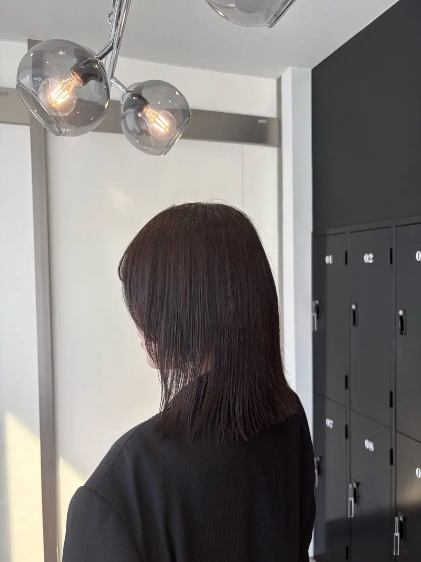 ミディアム 善財 康葵のヘアスタイル