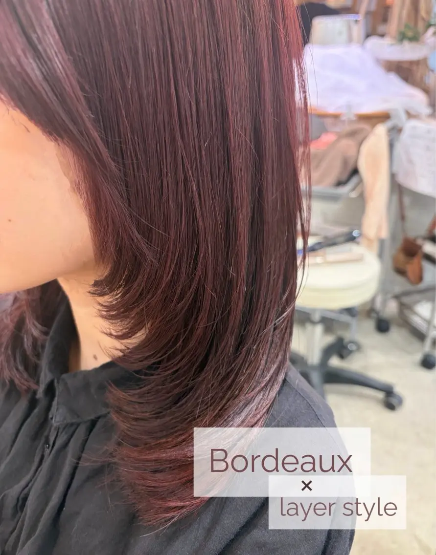 ロング カラー ボルドーカラー レイヤーカット カット ヘアカラー トリートメント momoka オリーブ/ベージュのヘアスタイル
