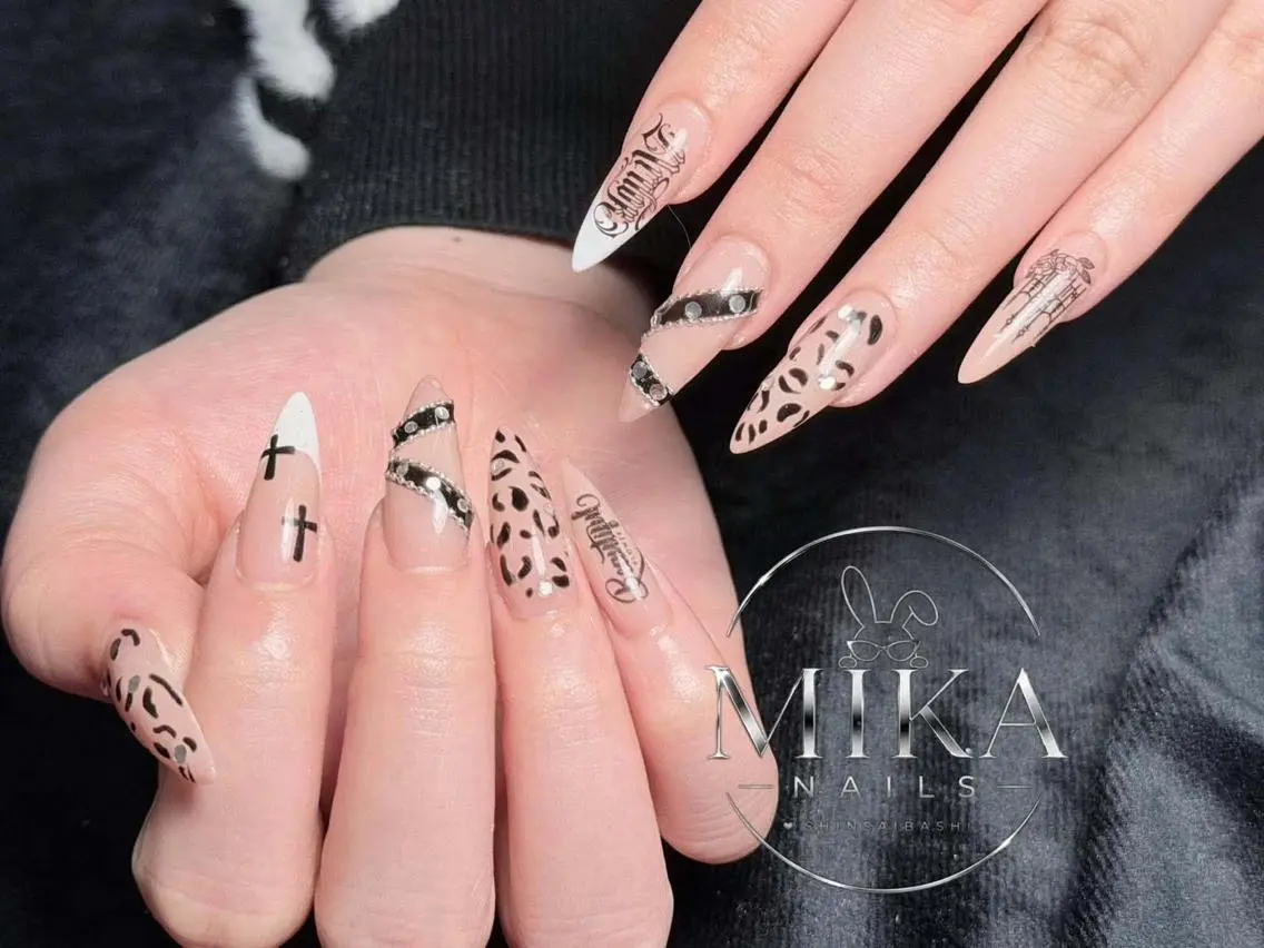 ネイル アートネイル チークネイル ドット フットネイル フレンチネイル ハンドネイル Mika Nailsのネイルデザイン