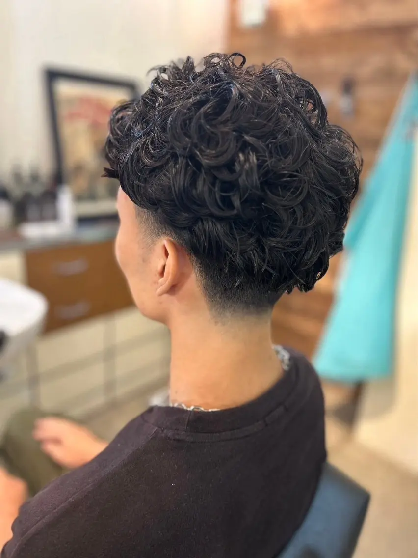 パーマ メンズ メンズパーマ 刈り上げ スパイラルパーマ パーマ 鴇巣 翼のヘアスタイル
