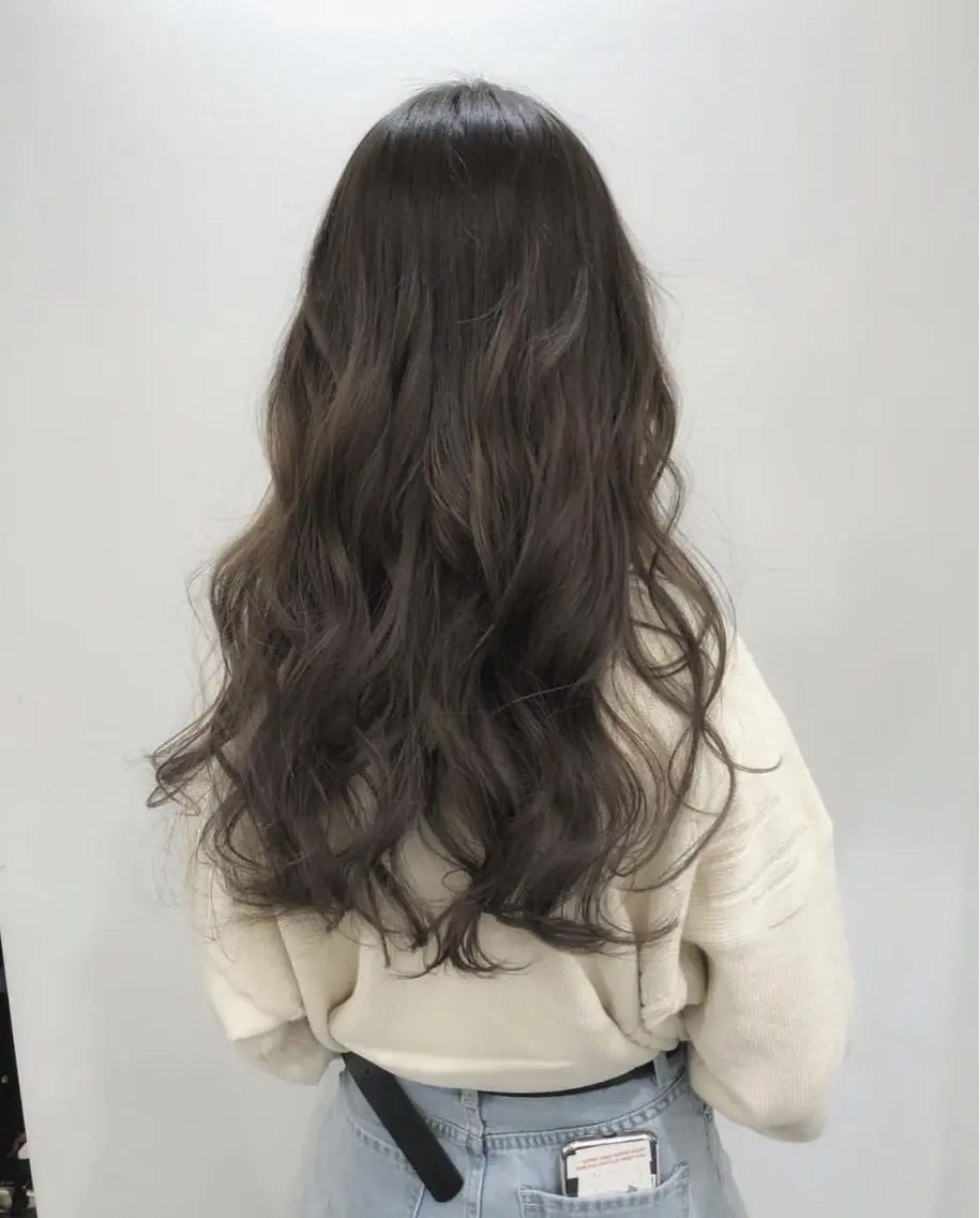 ロング パーマ カット パーマ コテ巻き風パーマ🫧 韓国パーマ反町海大のヘアスタイル