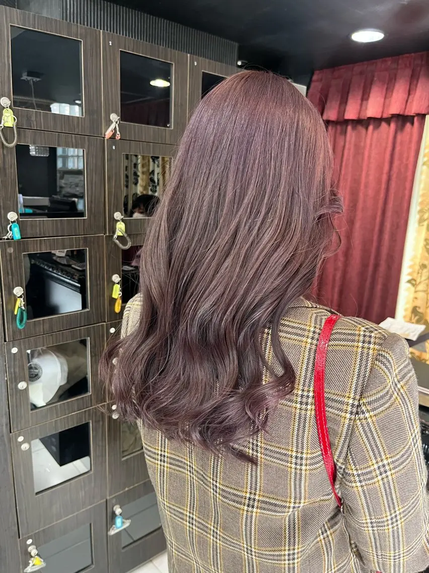 セミロング カラー 🦋YUI 髪質改善 ブリーチ 着付け🦋のヘアスタイル