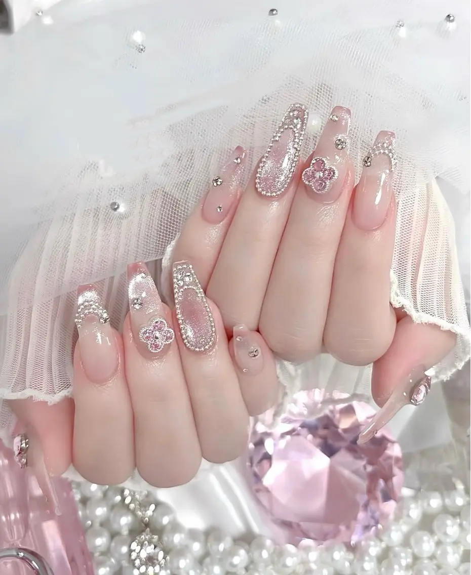 ロング 外国人風カラー 韓国風ヘア ハンドネイル E🌷nail 長さだし専門店のネイルデザイン