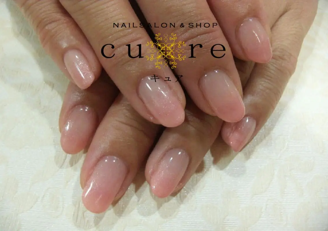 ミディアム ネイル グラデーション シンプルネイル ネイルサロン Cureのネイルデザイン