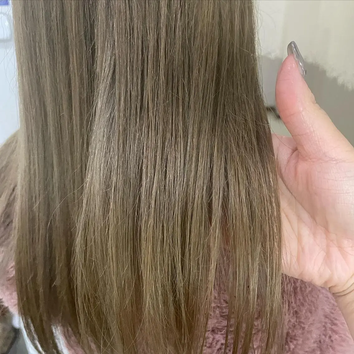ミディアム カラー ブリーチ ダブルカラー イヤリングカラー トリートメント 吉村 夏椰のヘアスタイル
