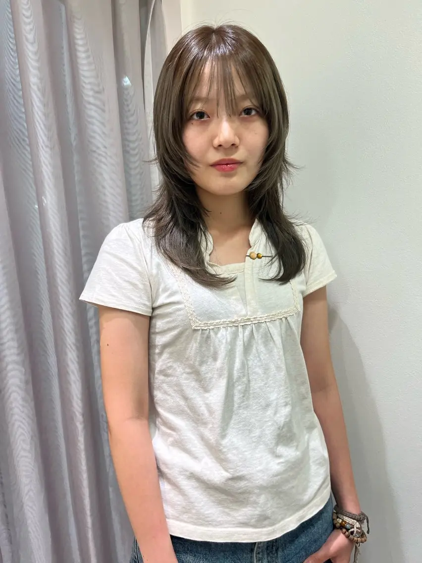 ミディアム カラー カット ヘアカラー トリートメント 松村 澪里のヘアスタイル