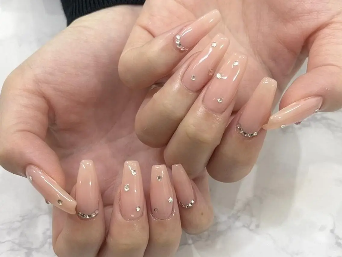 ネイル ナナ1級ネイリスト✨ PEEKABOOのネイルデザイン